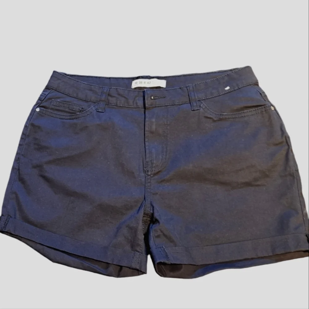 NEW UNWORN womens chinos type smart shorts navy blue UK10, slight stretch - Picture 2 of 9